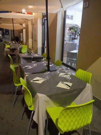 Three Stars Trattoria Pizzeria