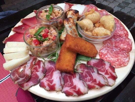 Legmastersheep Irish Pub