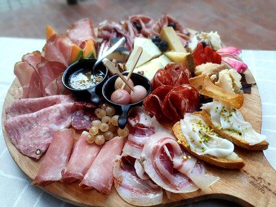 Borgo La Ripadoro Palazzo del Borgo