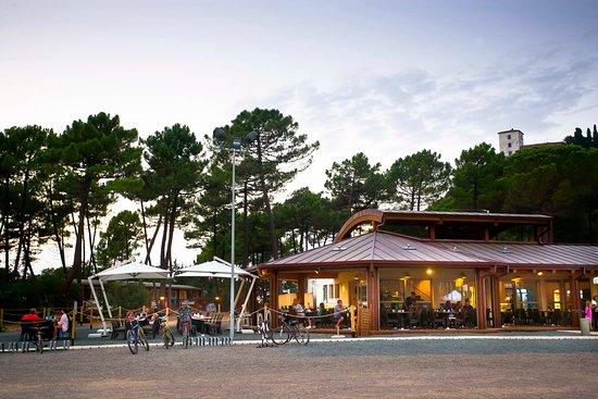 Isolotto Cafe & Restaurant