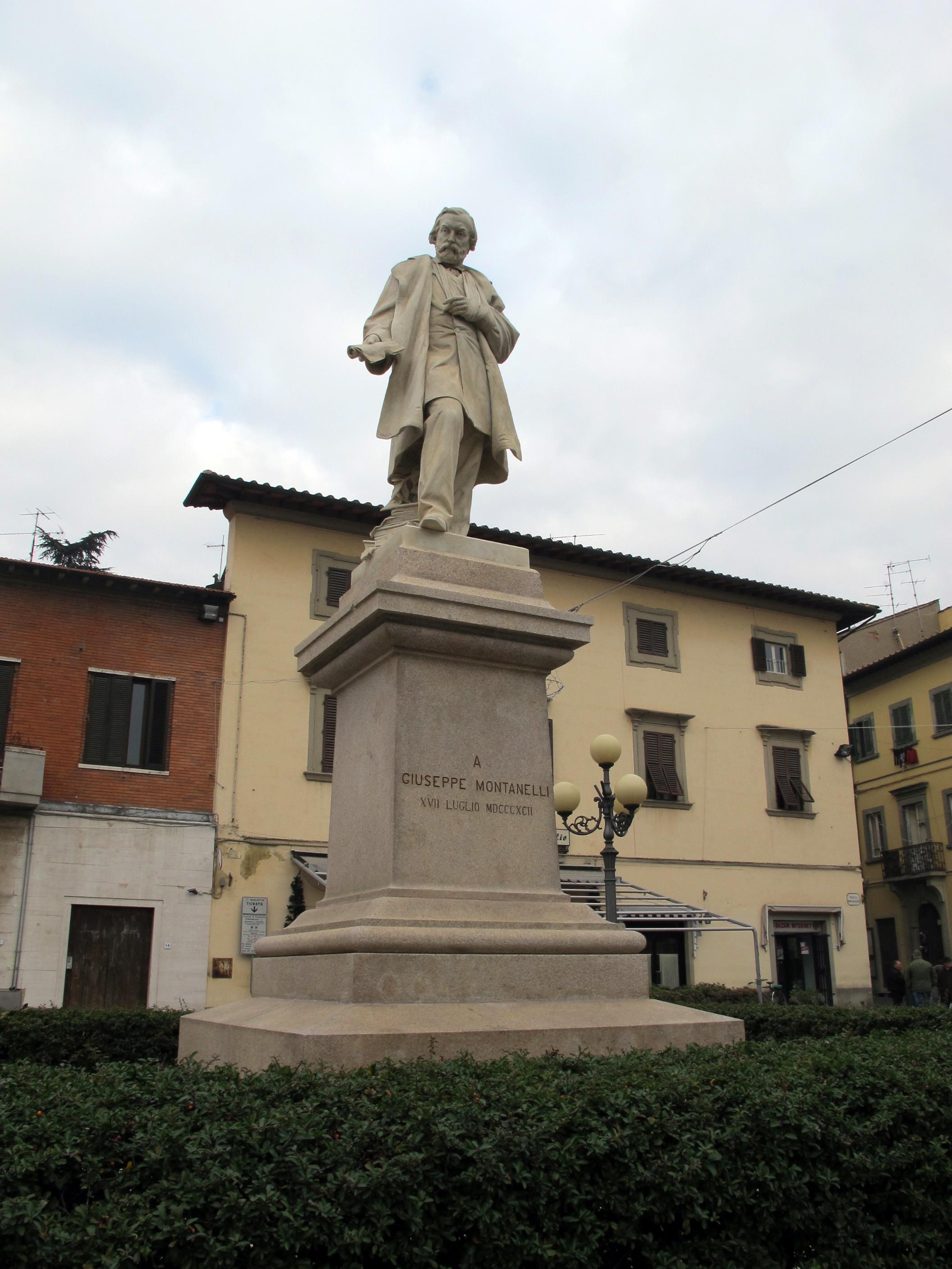 Monumento a Giuseppe Montanelli