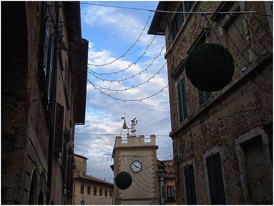 Tour Torre di Pulcinella